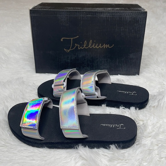 Trillium 2 Strap Iridescent Sandal Size 7 - Picture 1 of 2